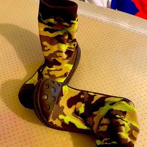 Crocs Camo Slipper/Socks Boys Sz. 8C